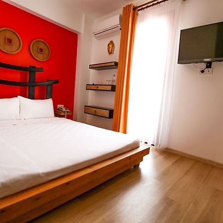 Menendi Otel Foça Esterno foto