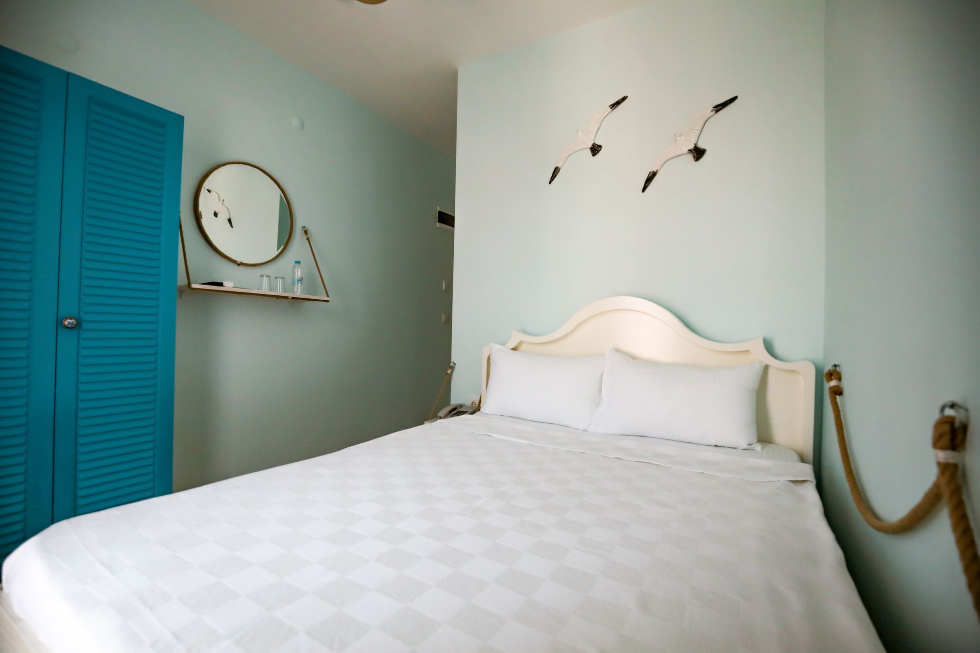 Menendi Otel Foça Esterno foto