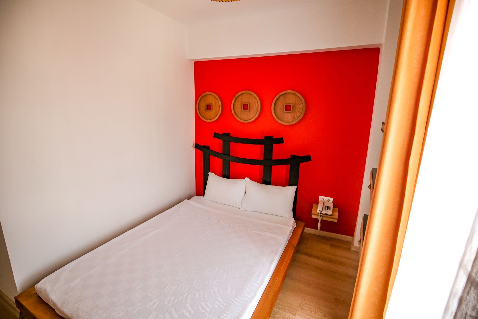 Menendi Otel Foça Esterno foto