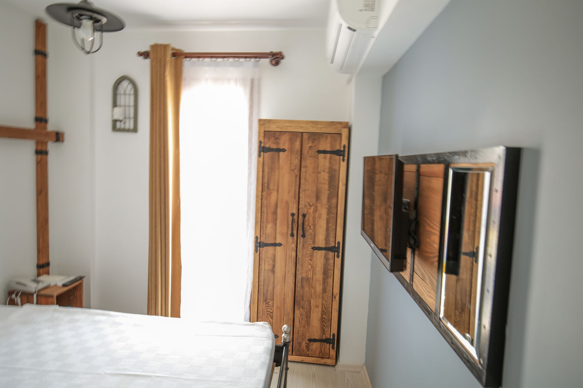 Menendi Otel Foça Esterno foto